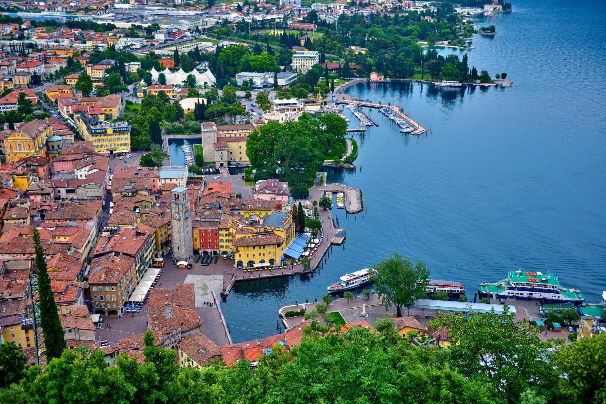 Casa Turchese - Happy Rentals Riva del Garda Luaran gambar