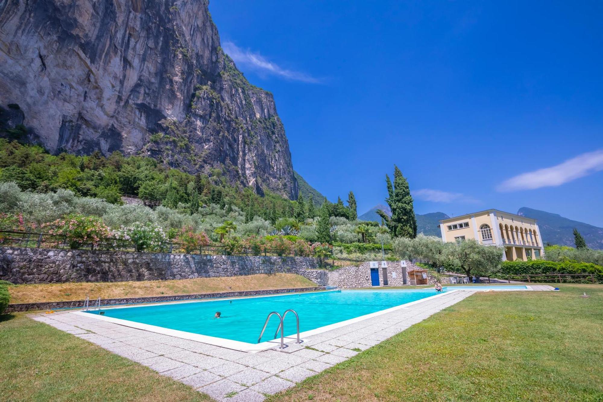 Casa Turchese - Happy Rentals Riva del Garda Luaran gambar
